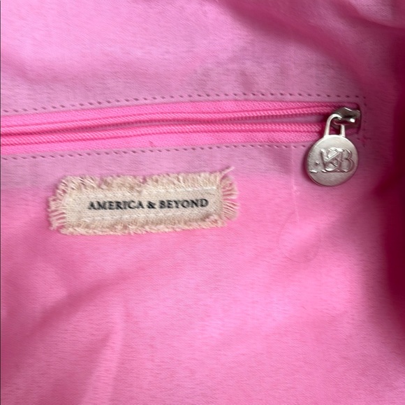 ✨America & Beyond Sequin & Woven Tote Bag✨ - Picture 7 of 14